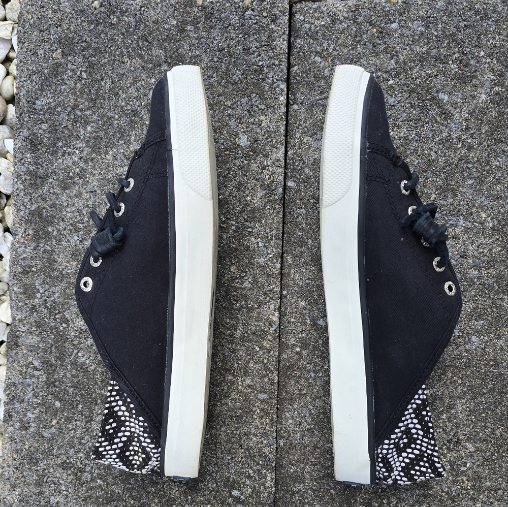 Sperry Shoes - Picture 2 of 9